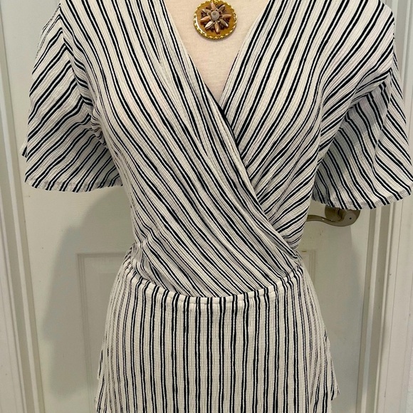 LANE BRYANT PLUS SIZE black and white dressy top size 22/24 - Picture 7 of 9